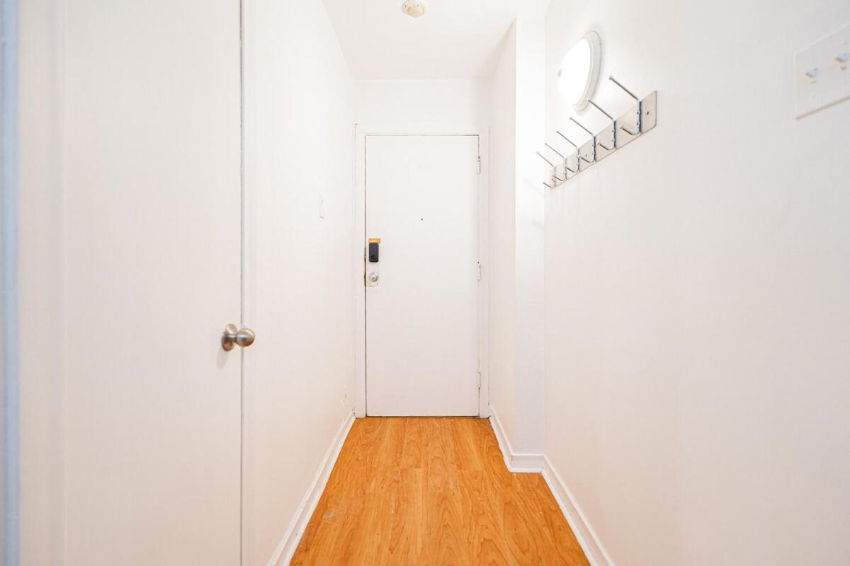Charmant 1 Bd A Mcgill Parking Gratuit مونتريال المظهر الخارجي الصورة